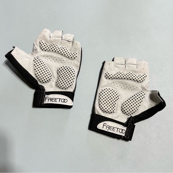 FREETOO Workout Gloves - Picture 2 of 3